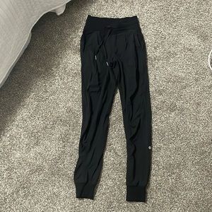 Lululemon joggers in the color black